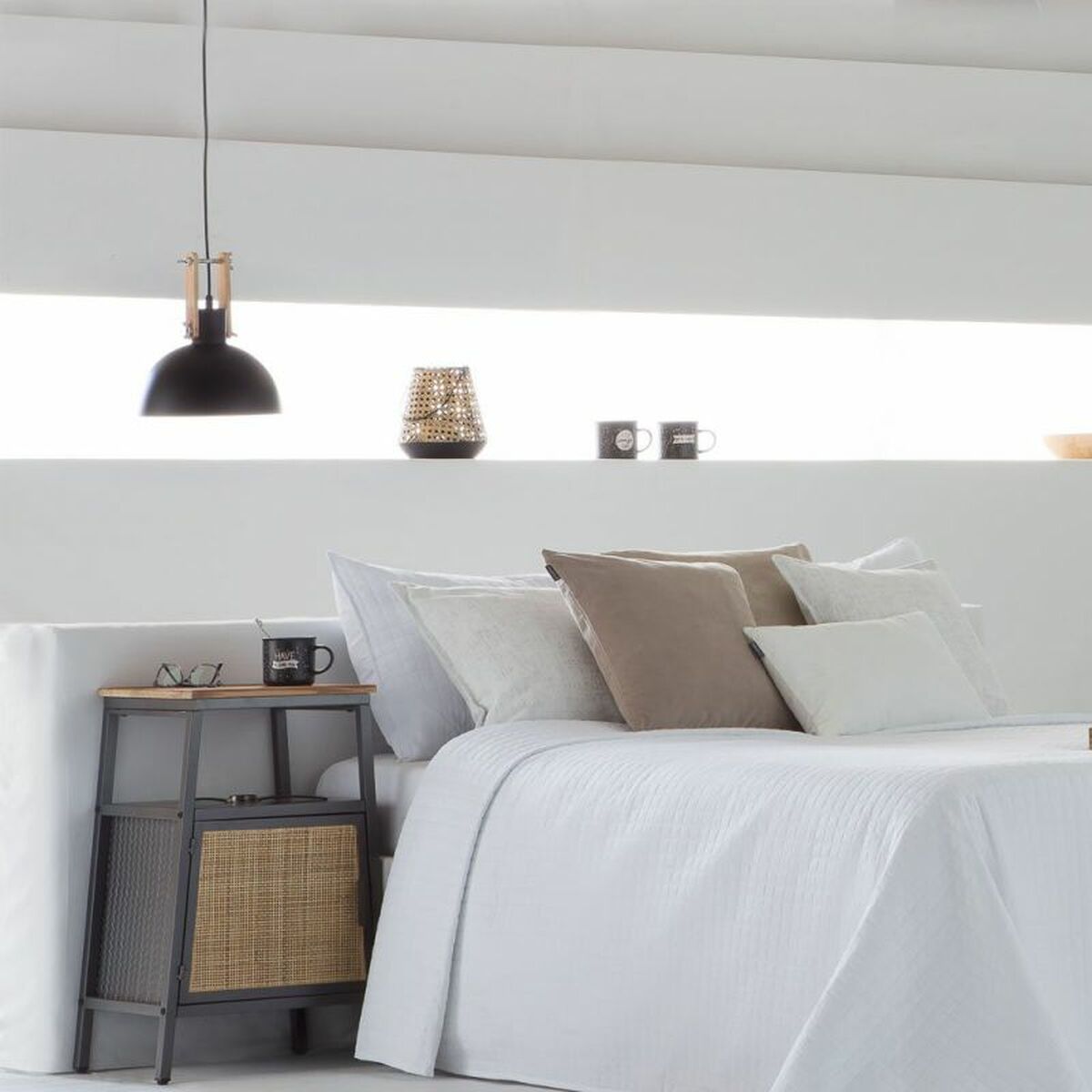 Kattolamppu Alexandra House Living Musta